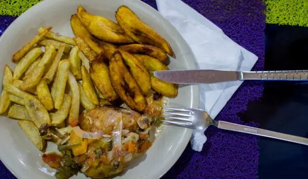 Pollo de Camerún: un plato africano famoso