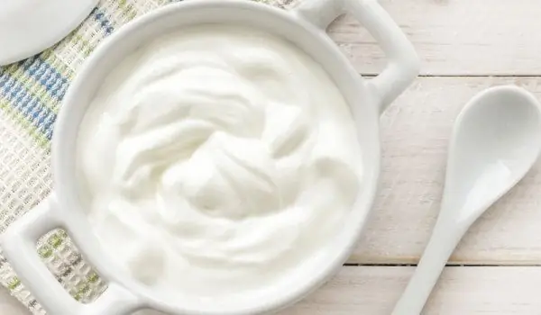 Quelle Est La Différence Entre La Crème Nature, La Crème Fouettée, La Crème Sure Et La Crème Pâtissière ?