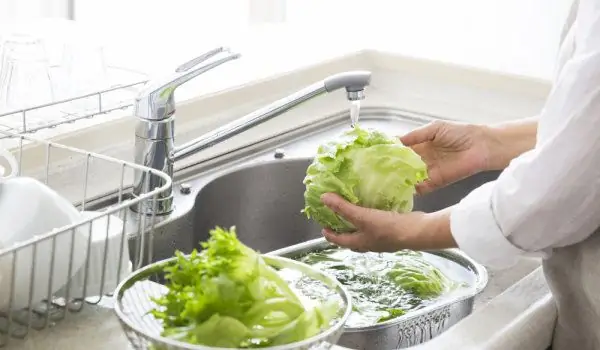 Hoe De Greens Goed Schoon Te Maken Voor Consumptie?