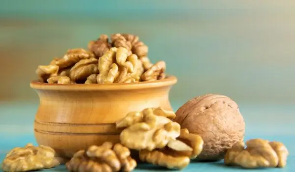 Mengapa Makan Lebih Banyak Kacang Walnut?