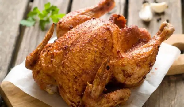 Le poulet rôti est une nourriture pour un estomac gonflé