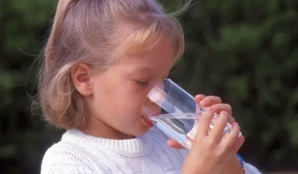 Nutritionists: Children Should Drink Only Water