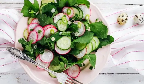 Salad with radish leaves