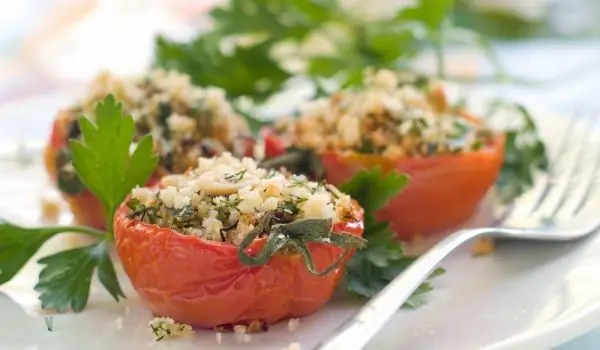 Delicious stuffed tomatoes for the company of your brandy