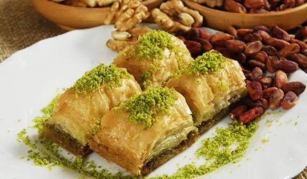 Baklava - Pishirilgan Qobiq Va Dolchin Hidi Bo'lgan Voqea