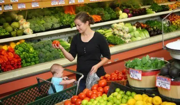 Yararsız Tərəvəzlər Blokada Səbəbiylə Ev Bazarlarını Su Basdı