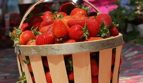 Las Fresas Y Las Cerezas Son Más Baratas, El Queso Es Más Caro