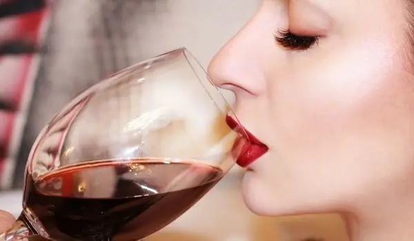 Drinking Red Wine Protects Against A Terrible Disease! See Which One