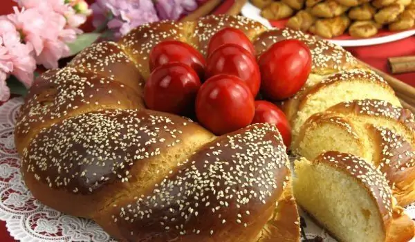 Vam Llençar Un Munt De Pastissos I Ous De Pasqua Després De Pasqua