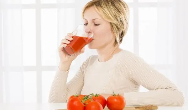 Kijk wat een glas tomatensap doet met je bloedbaan